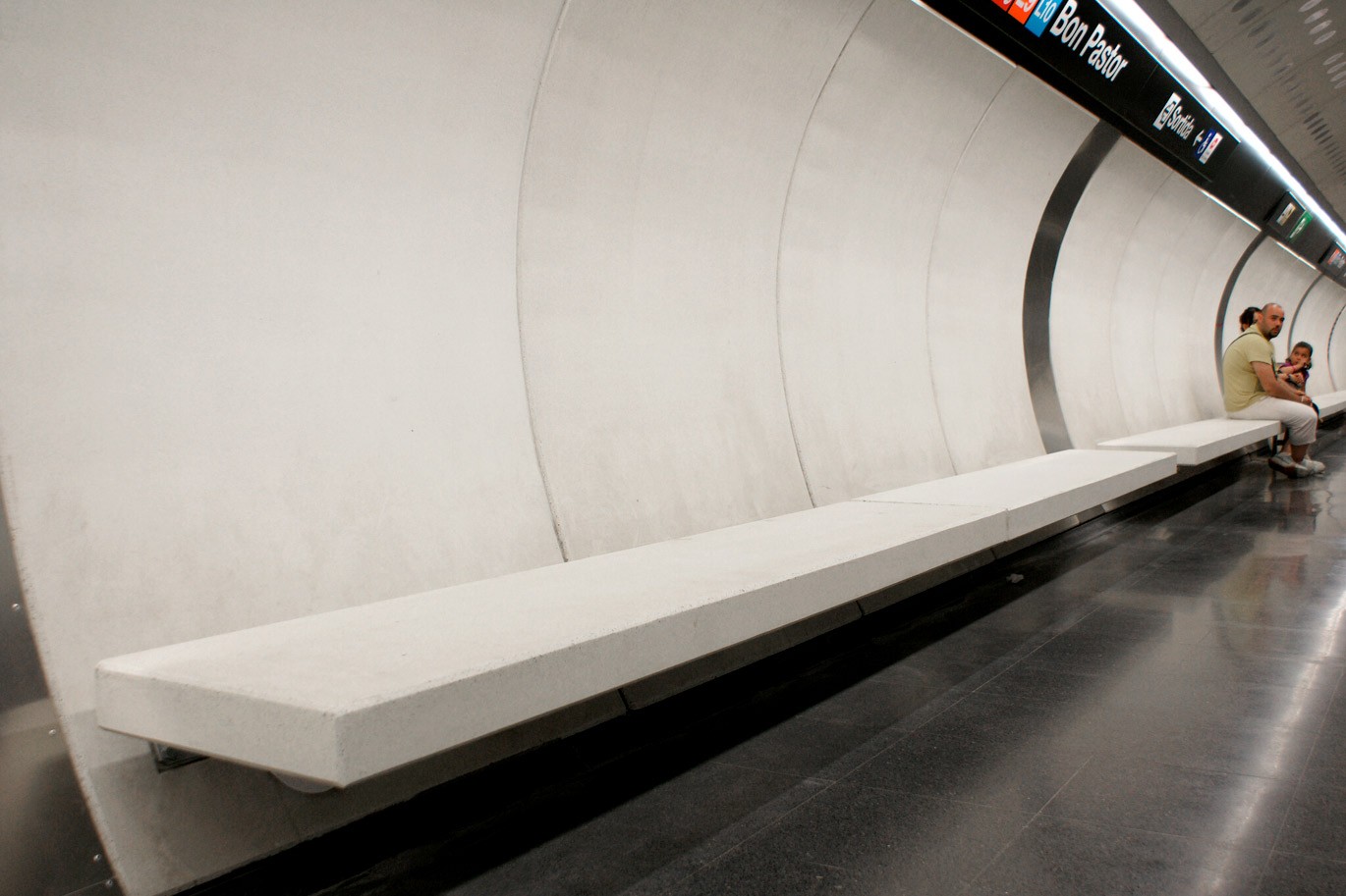 Estación de metro L9 Bon Pastor de Barcelona de A&M arquitectes Estación de metro L9 Bon Pastor de Barcelona