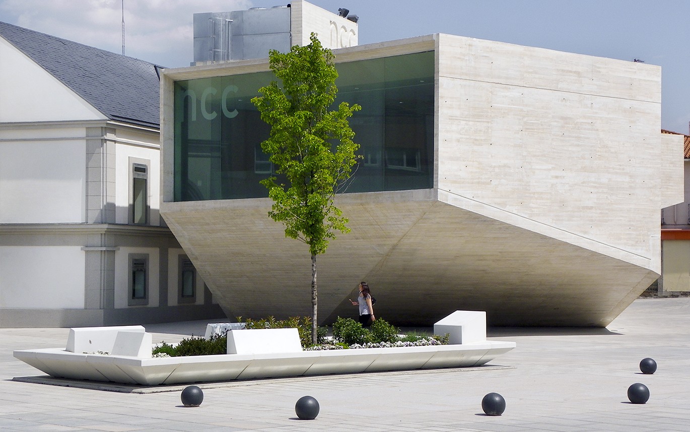 Nouveau centre culturel, Plaza de Padre Vallet à Pozuelo de Alarcón, Madrid Nouveau centre culturel, Plaza de Padre Vallet à Pozuelo de Alarcón, Madrid