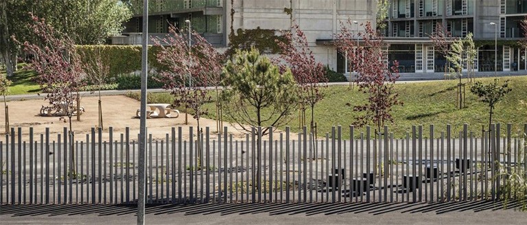 Odos, Bali y elementos especiales para el Campus Bellissens en Reus, Tarragona