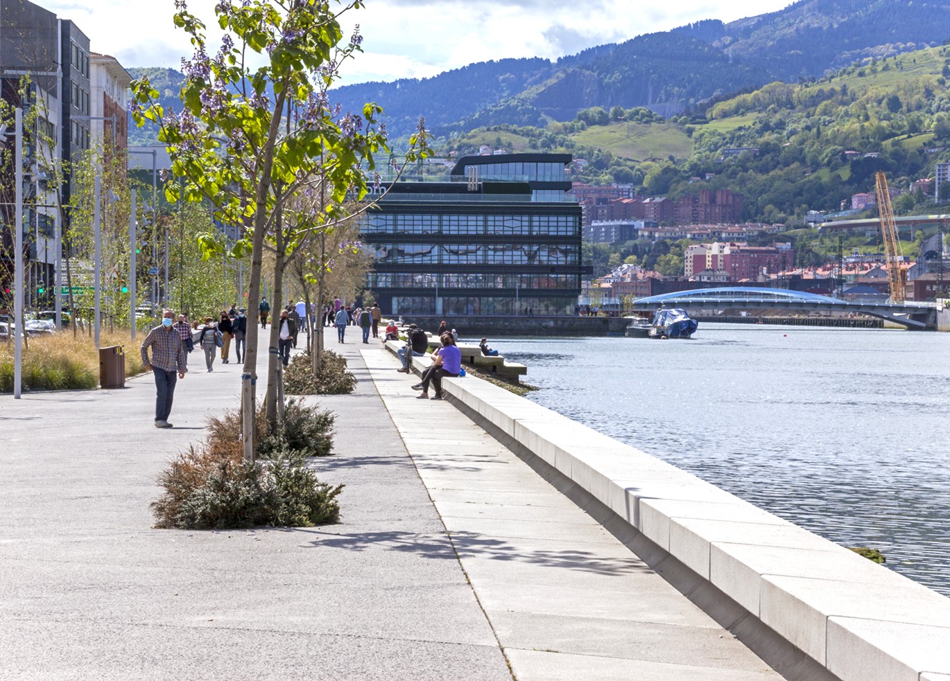 Zorratzaurre project by Escofet with concrete urban equipment