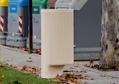 Poubelle Roc en béton UHPC beige par Gérard Arqué