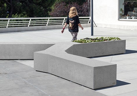Banca modular Boxland de hormigon gris de Escofet_lab