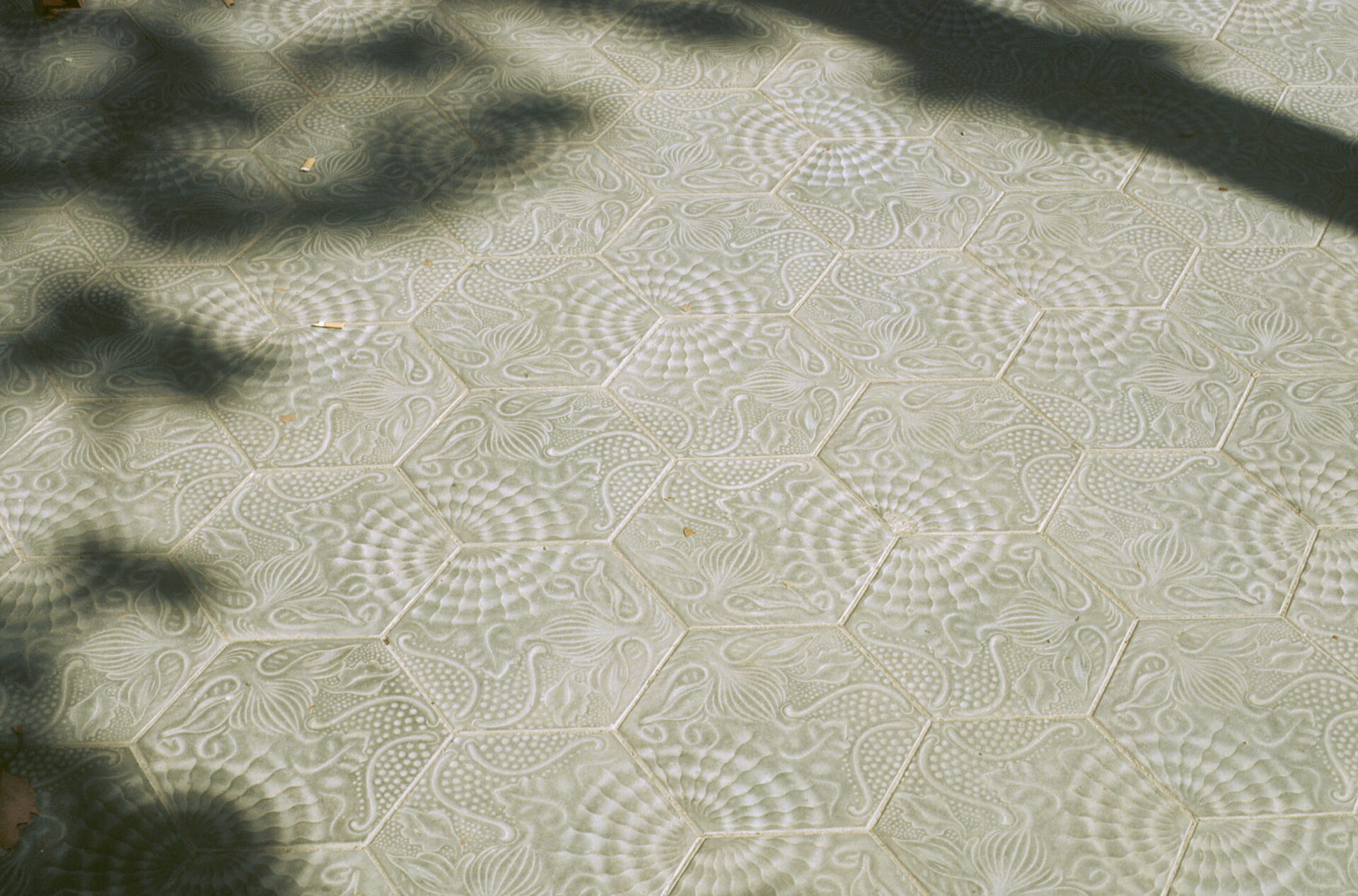 PANOT GAUDI PASSEIG DE GRACIA