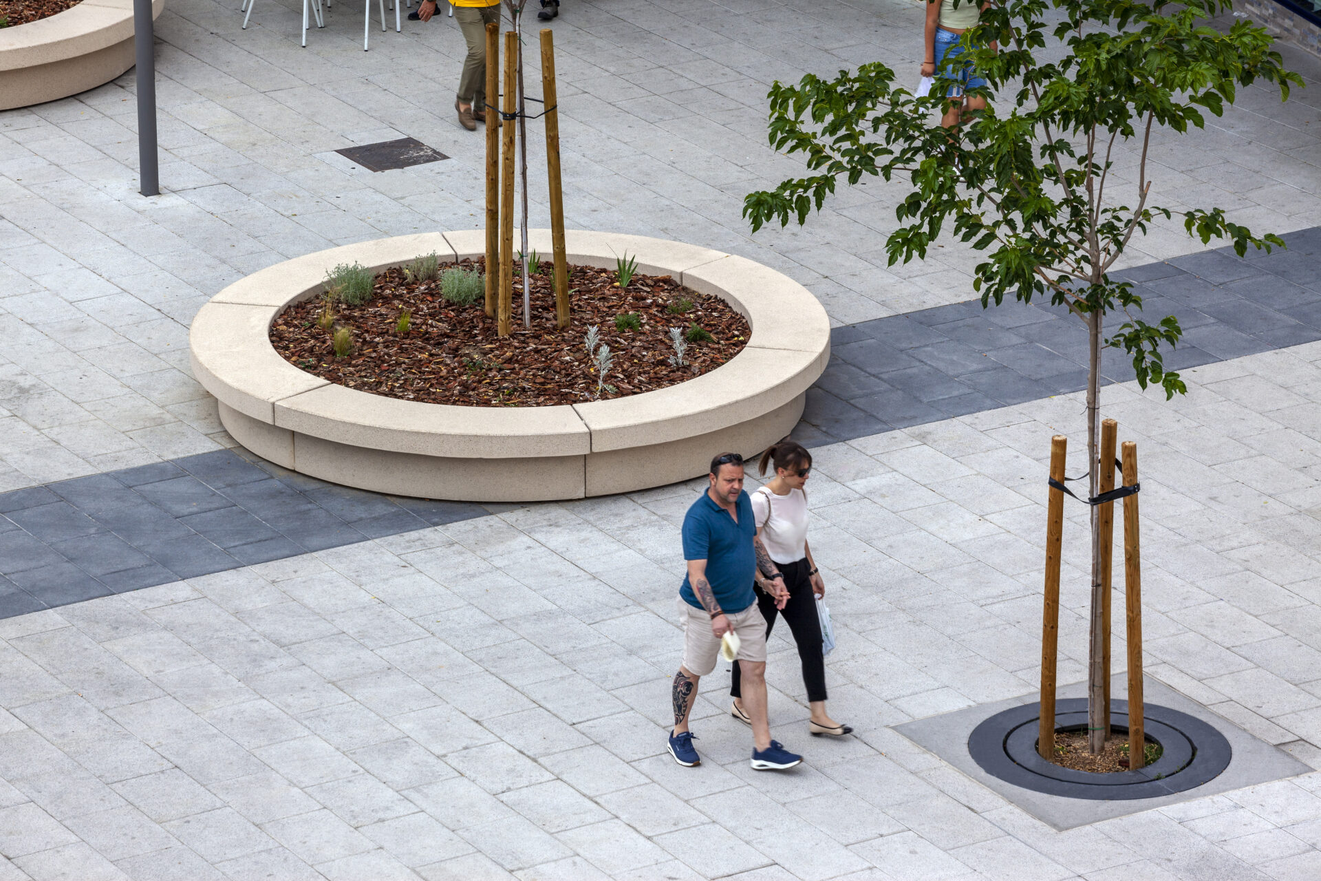 PLAZA DE LA GUARDIA CIVIL, PARLA, MADRID, ES