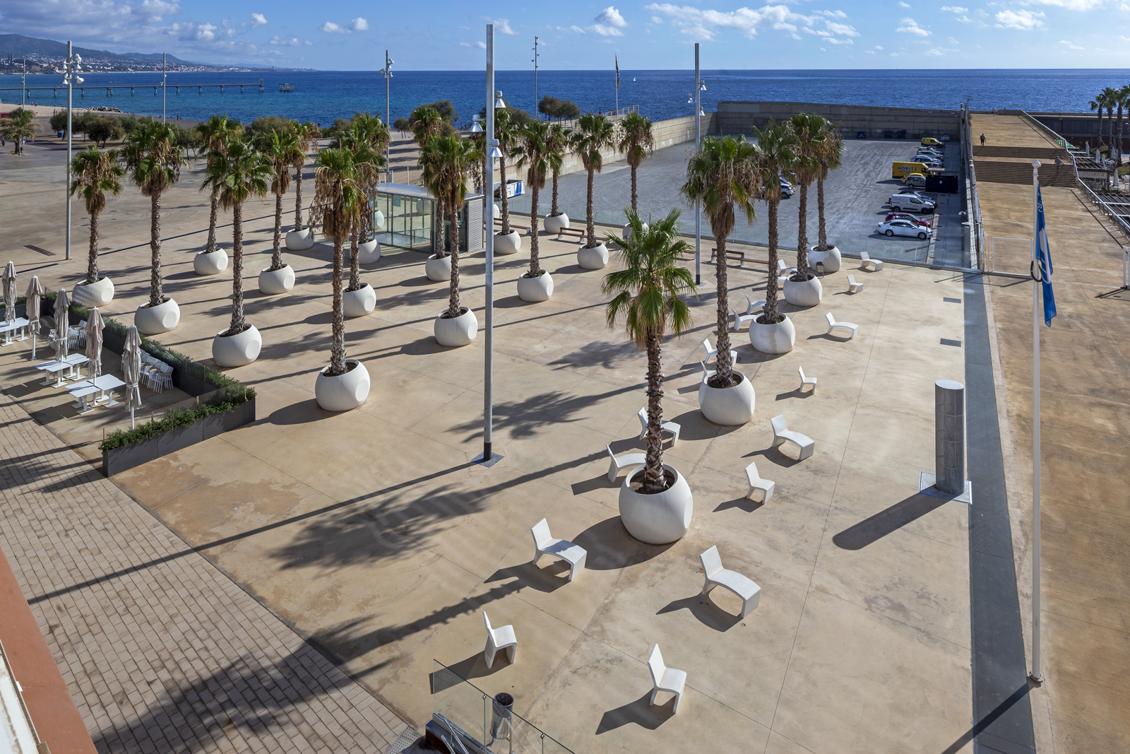 PASSEIG MARÍTIM DE BADALONA, CATALUNYA, ES