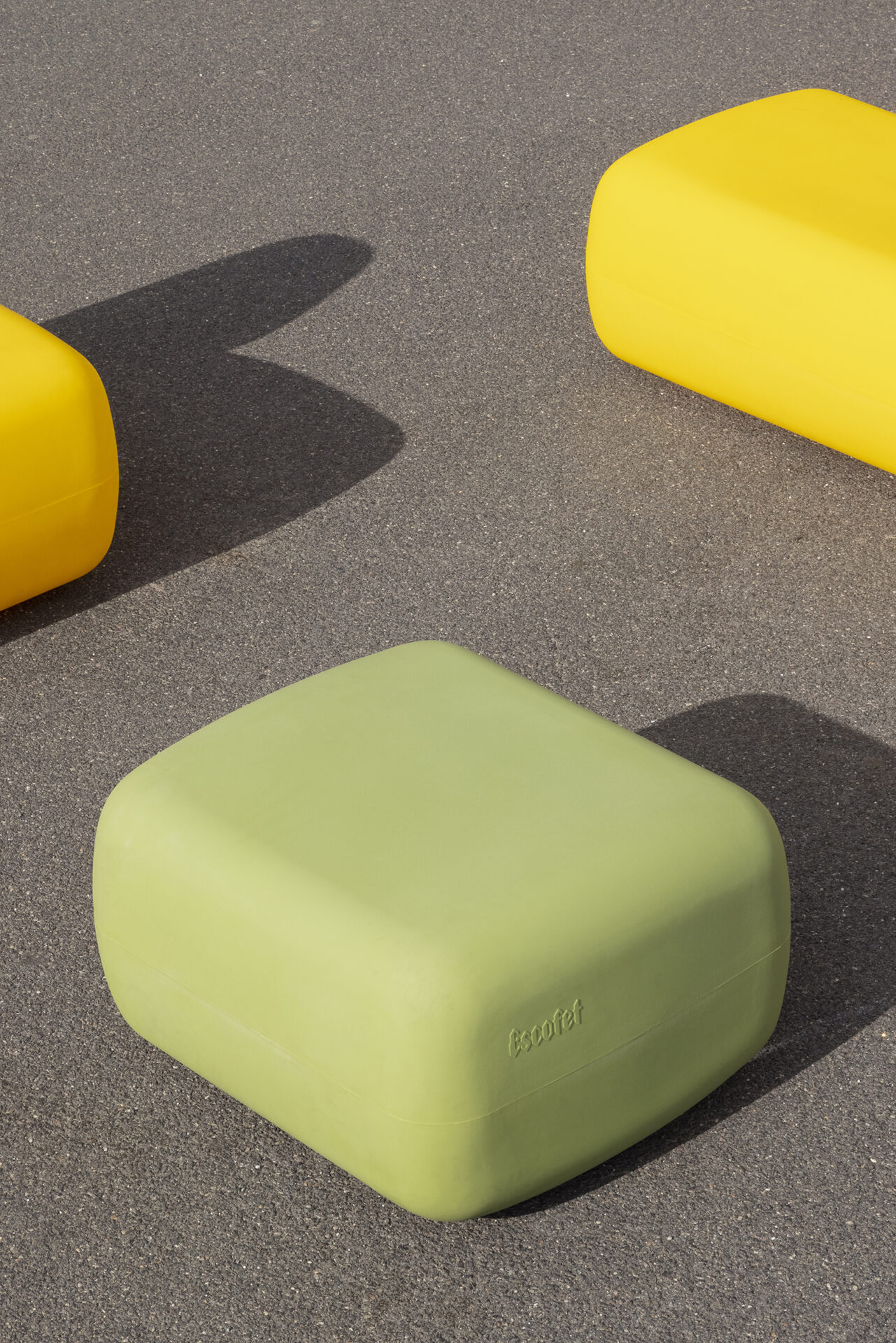 SIT AIR COLLECTION IN COLZA YELLOW (RAO) AND PALE GREEN (RVU)