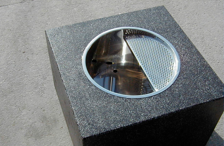 URBAN ASHTRAY IN BLACK