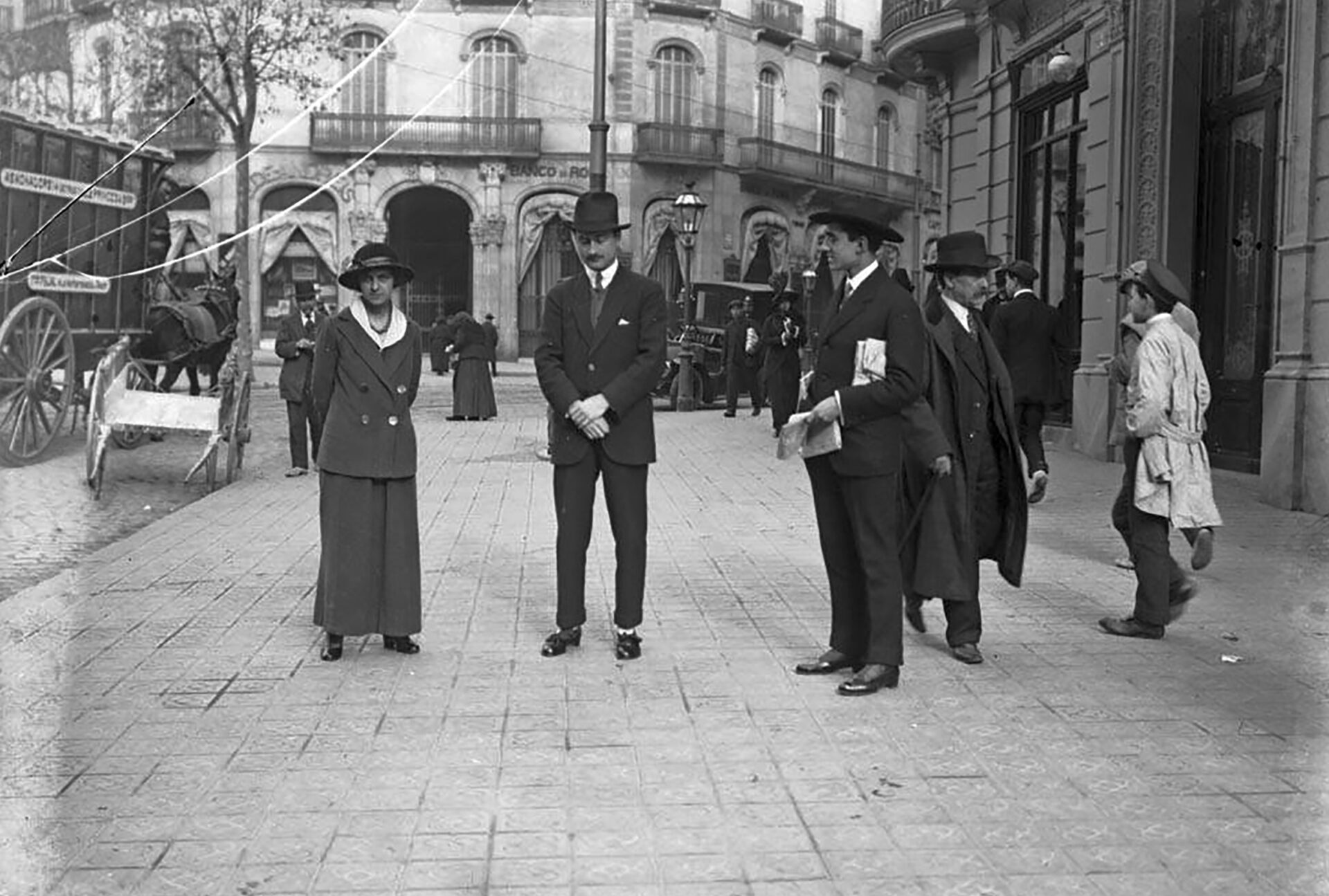 INAUGURACIÓN PANOT EN CARRER FONTANELLA DE BARCELONA