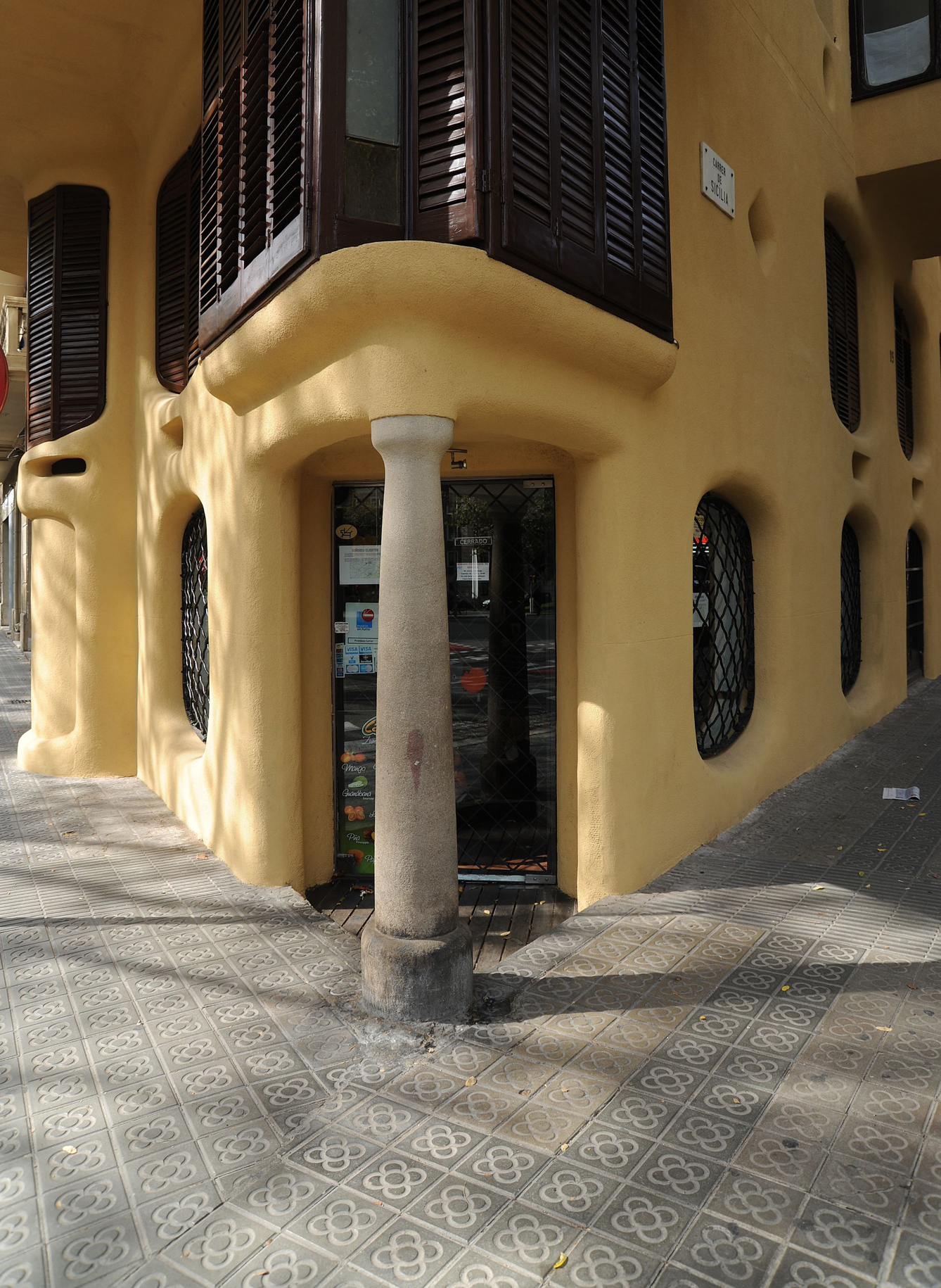 CASA PLANELLS DE JUJOLS, MODERNISM