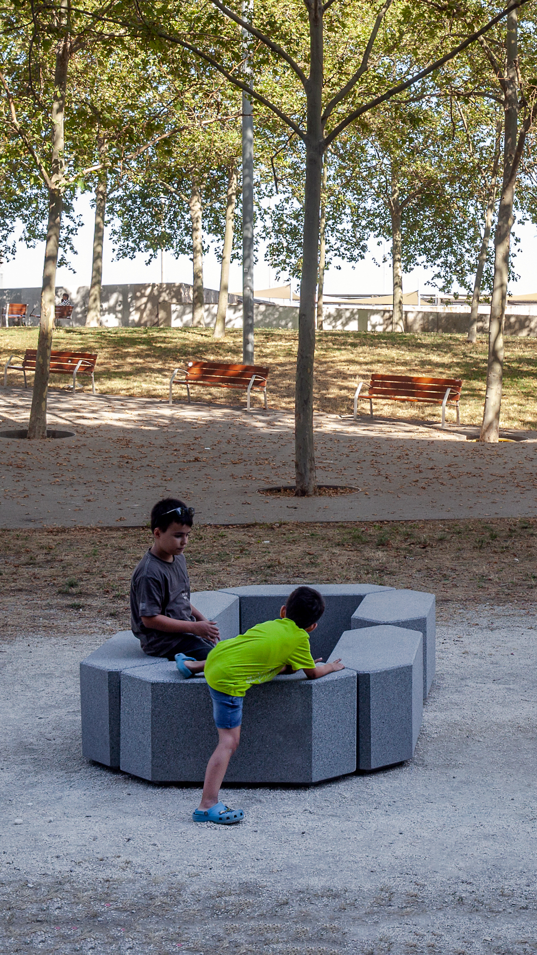 DIGITAL BENCH